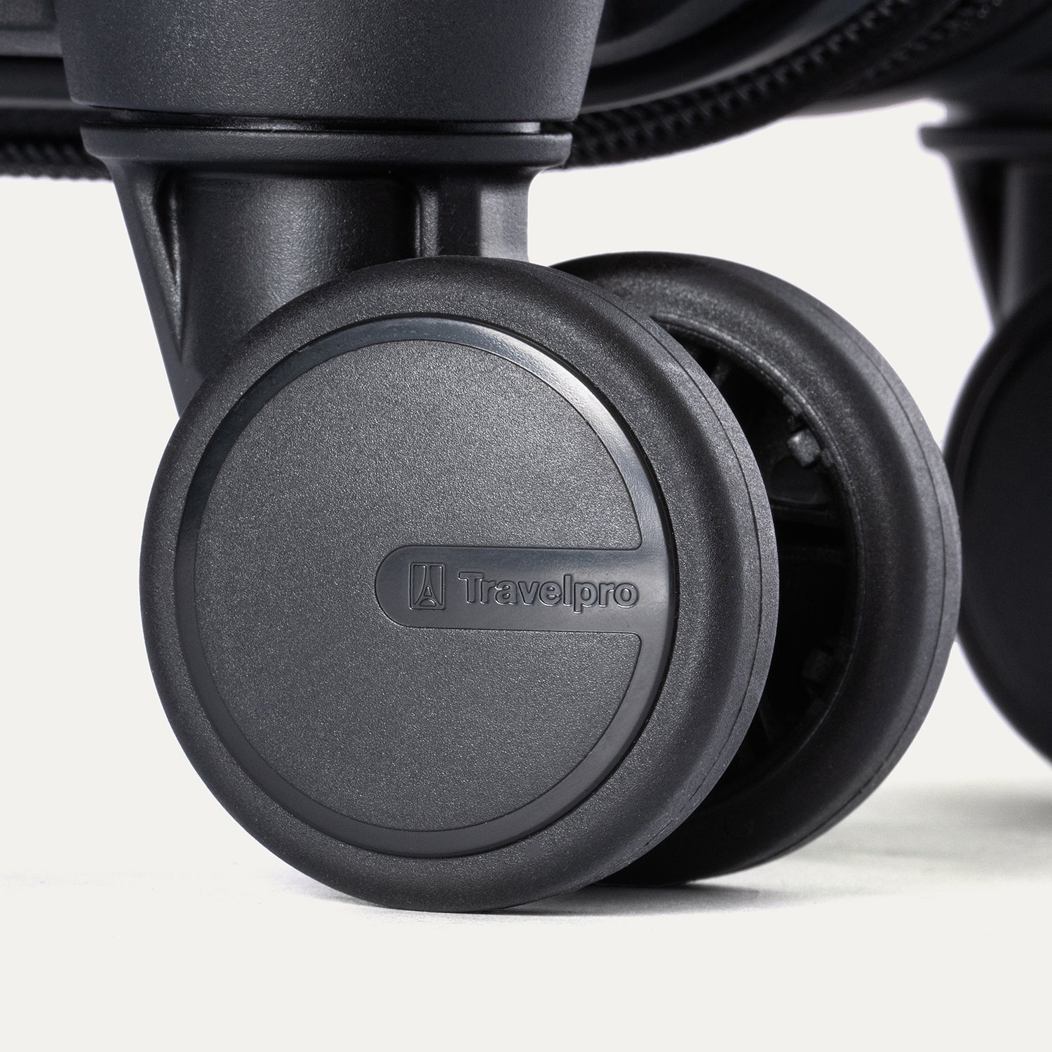 Maxlite® Air V2 Large Check-In Hardside Spinner